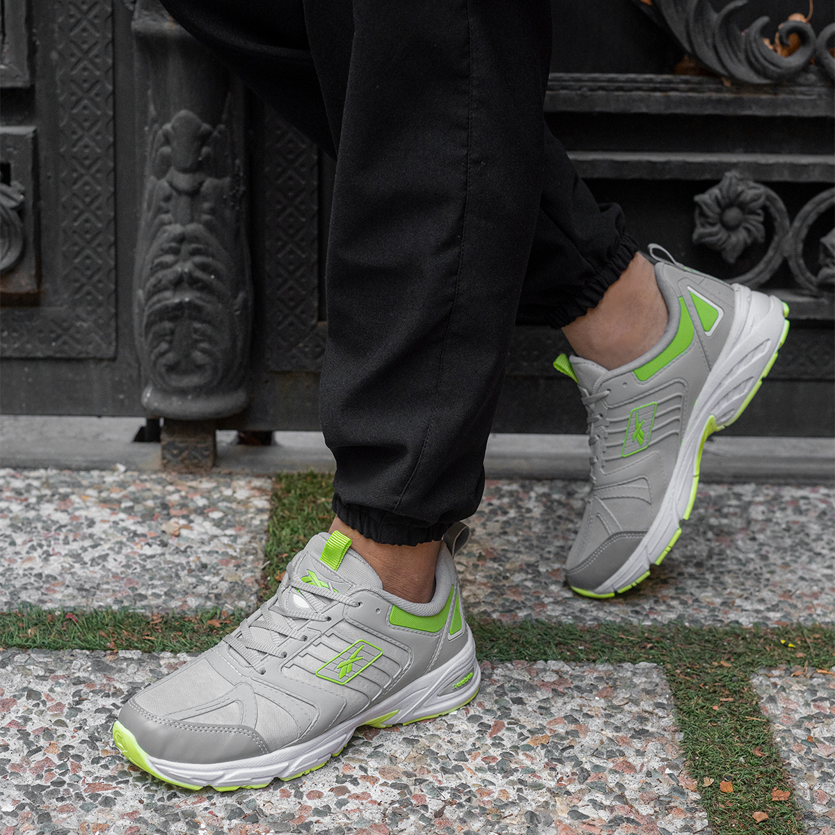 کفش ورزشی Reebok مردانه طوسی سبز مدل Loniel